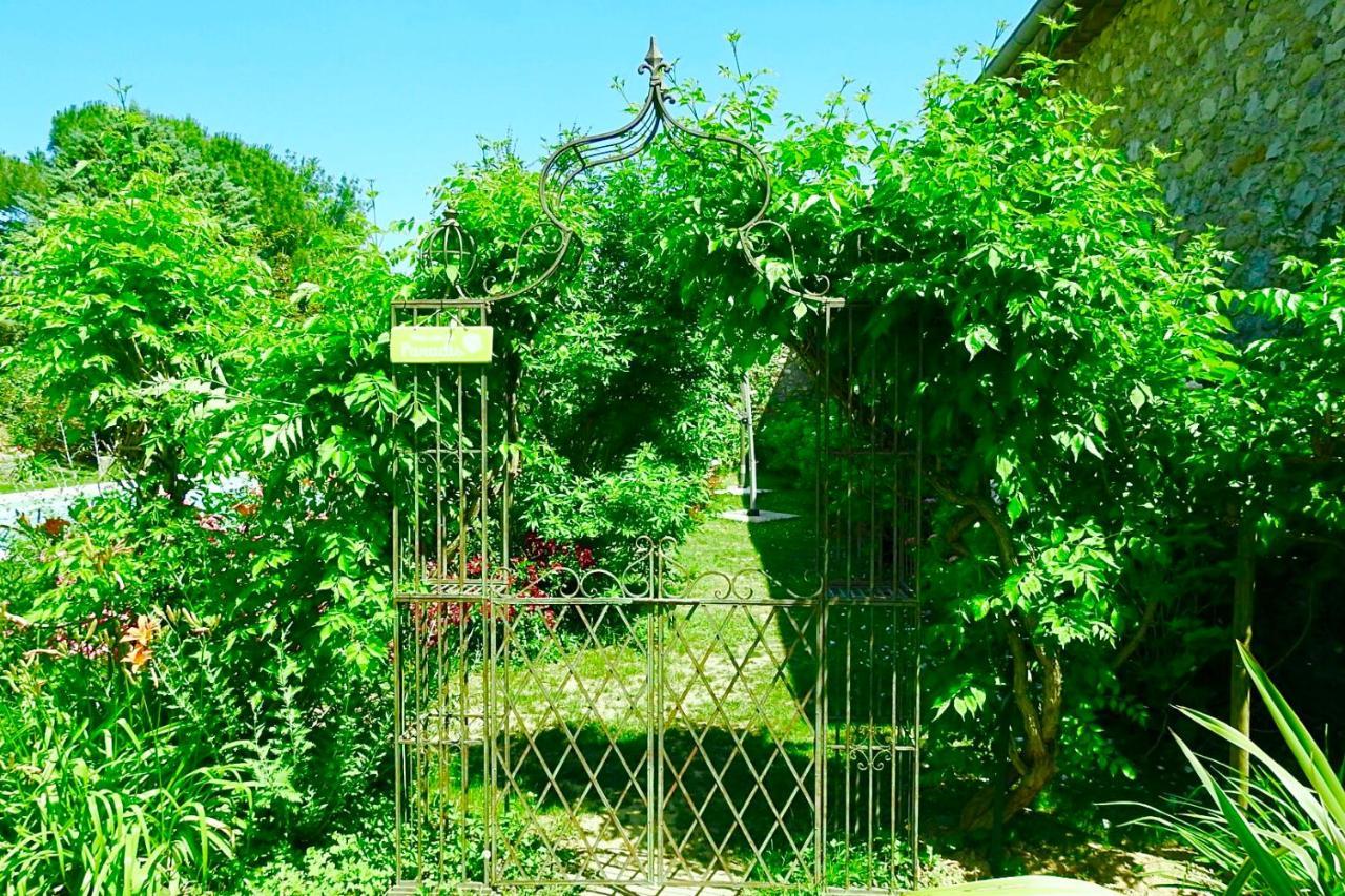 Gite Mon Paradis Vallon-Pont-dʼArc 외부 사진